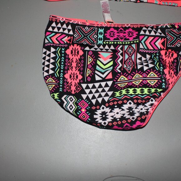 Multi Color Reversibile 2 Pcs  Bikini Swimsuit Size 16 - Picture 8 of 10